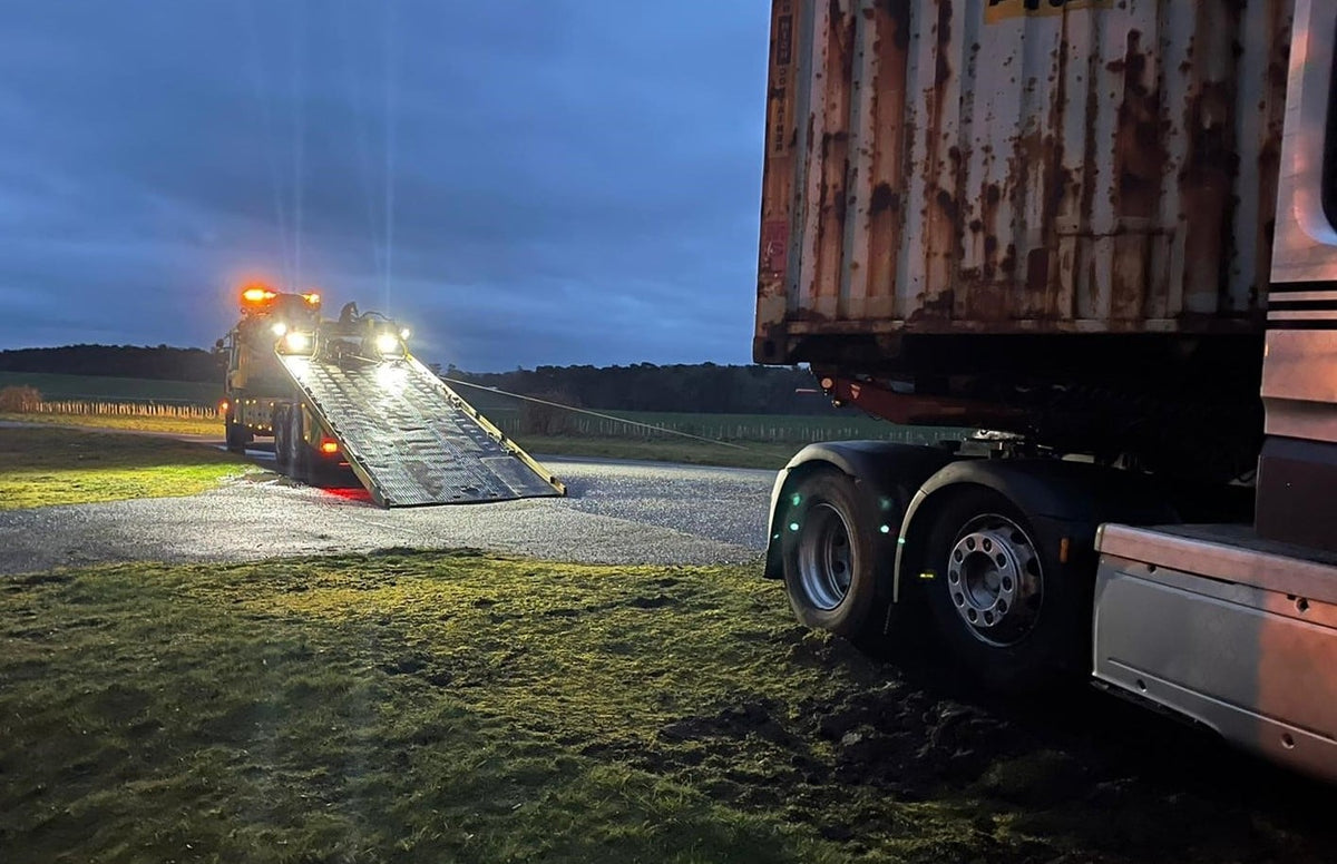 Novawinch PRO 18,500lbs 12v Winch with Synthetic Rope